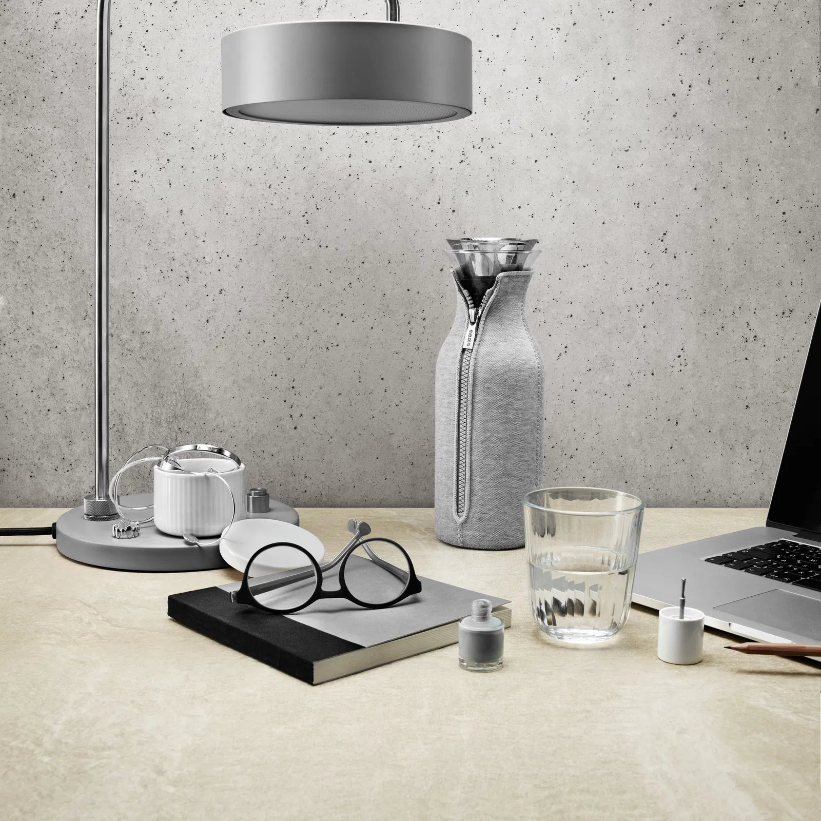 Glerkarafla ljósgrá - 1 ltr.