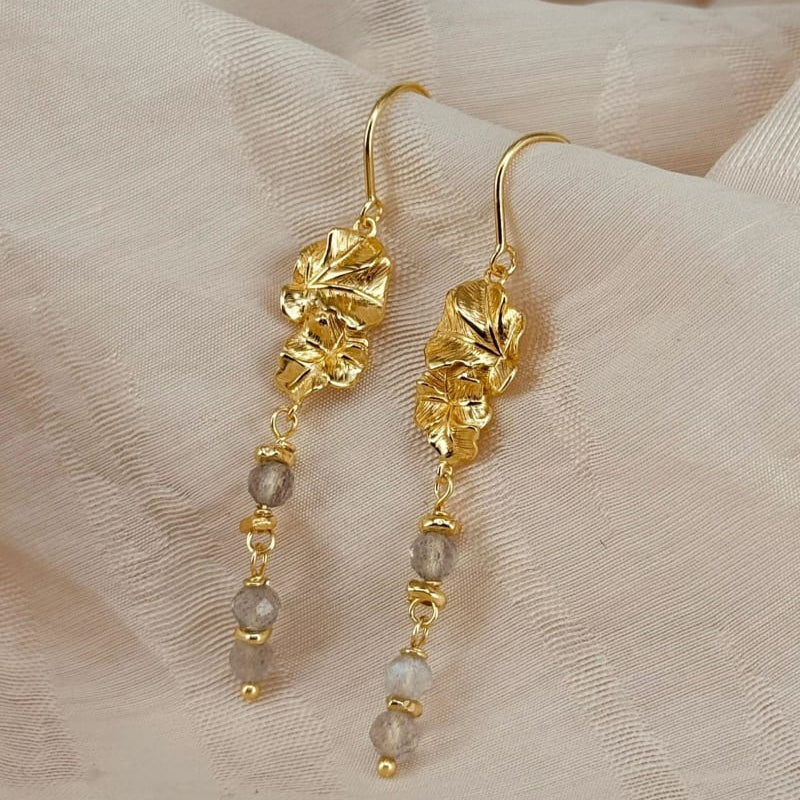 Folio blue eyrnalokkar þræddir - gullhúðaðir