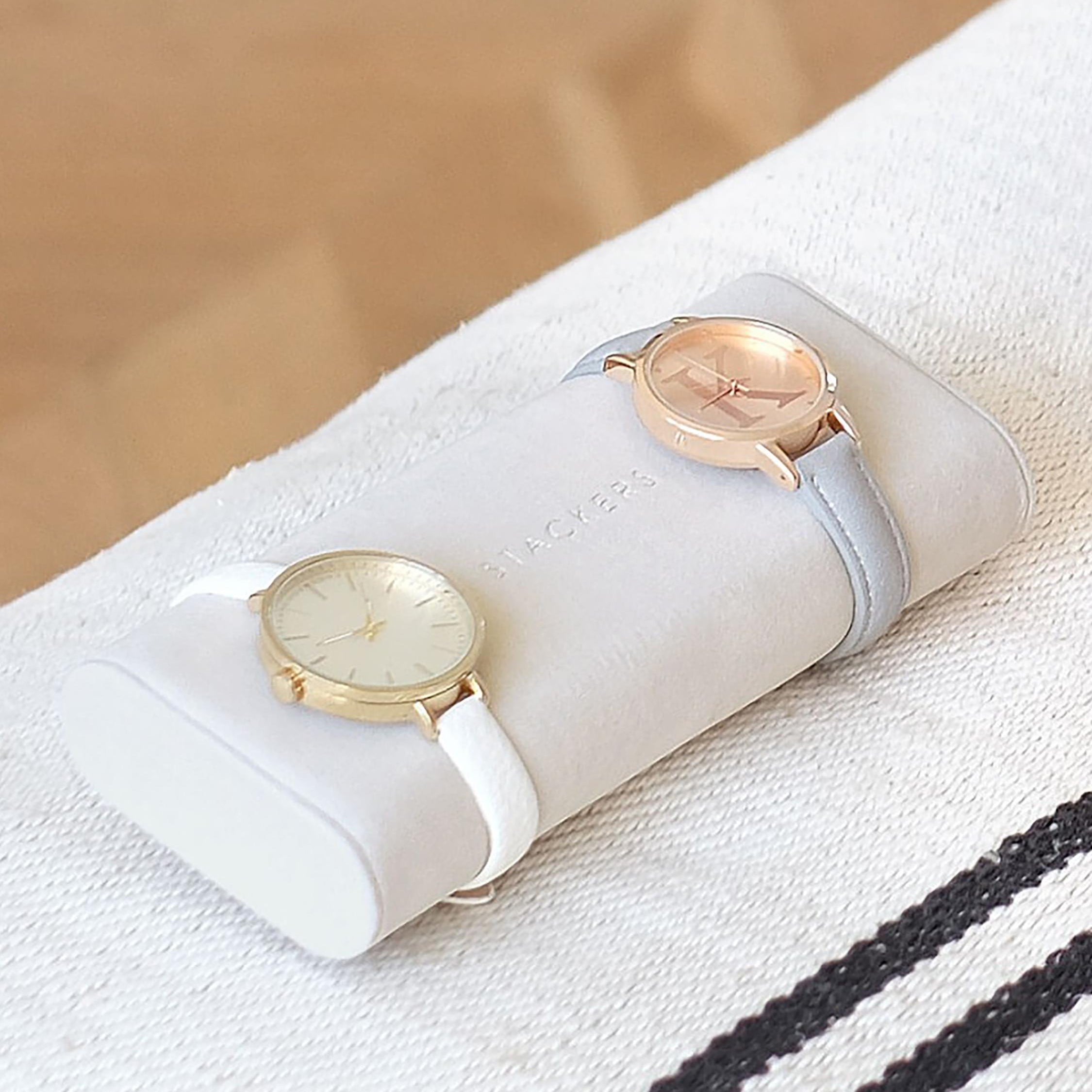 Úra- og armbandapúði grár