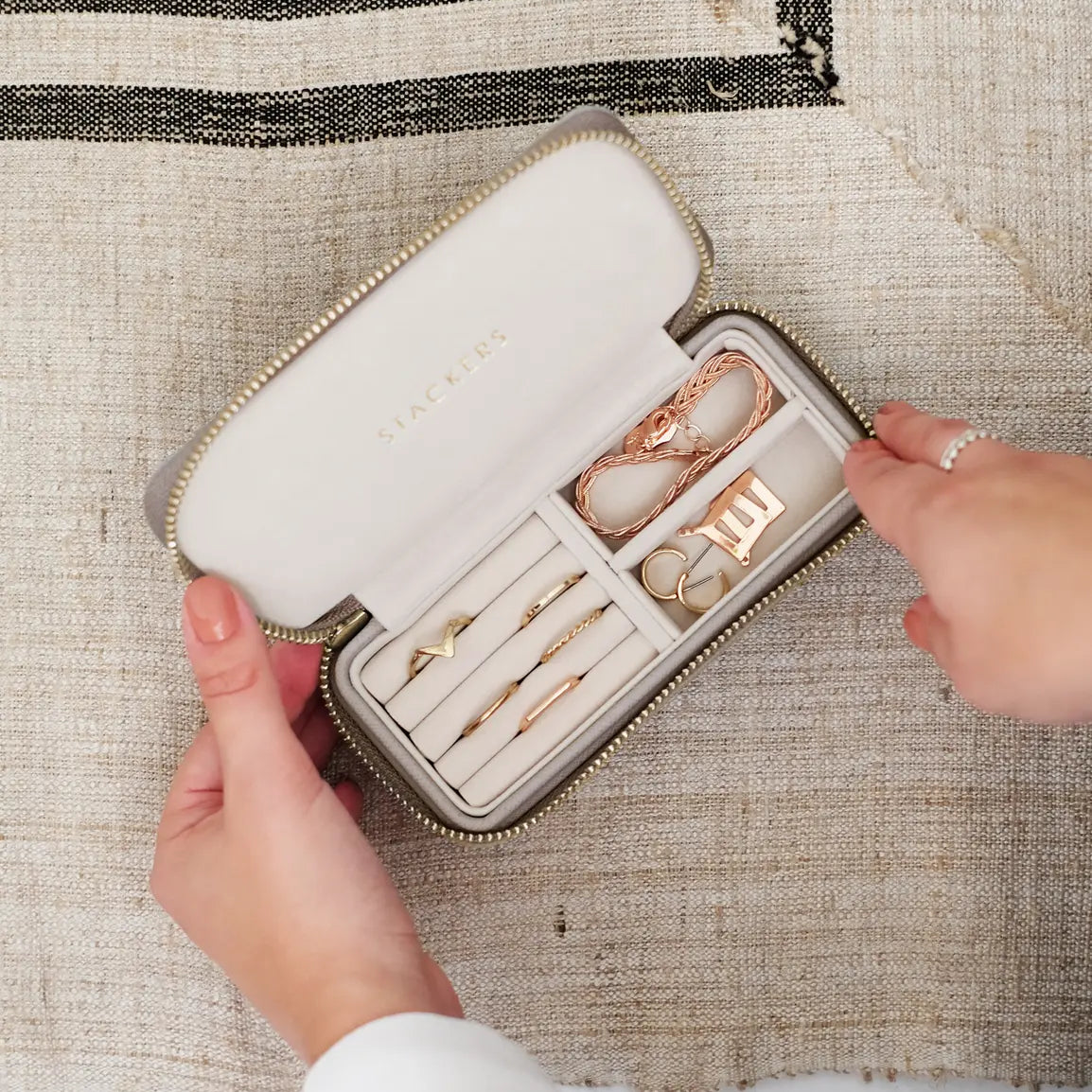 Ferðaskrín miðstærð