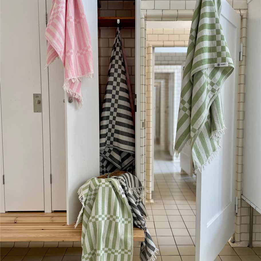 Handklæði Brautin - svart - 90x170 cm