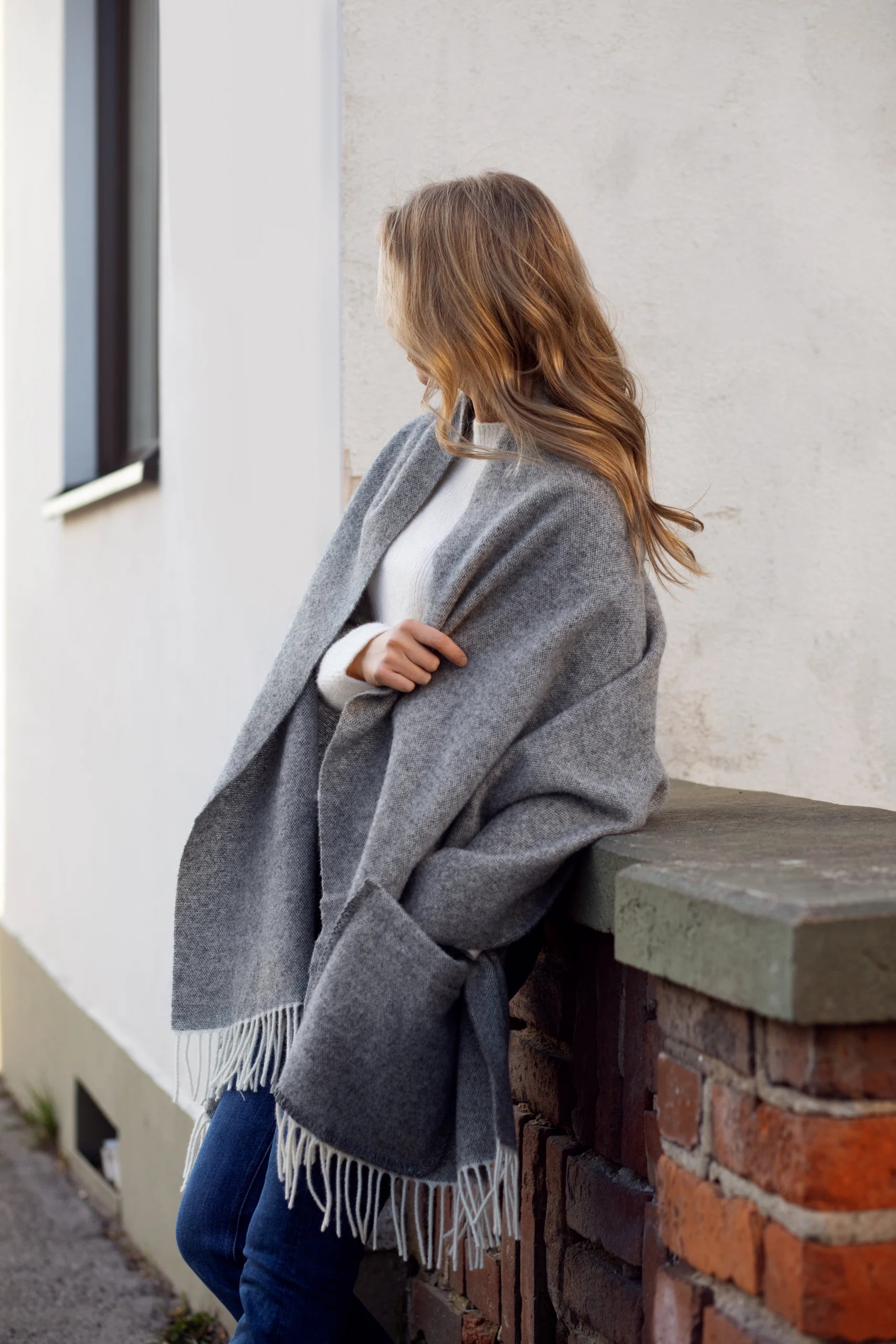 ARVO ullarsjal með vösum - grátt