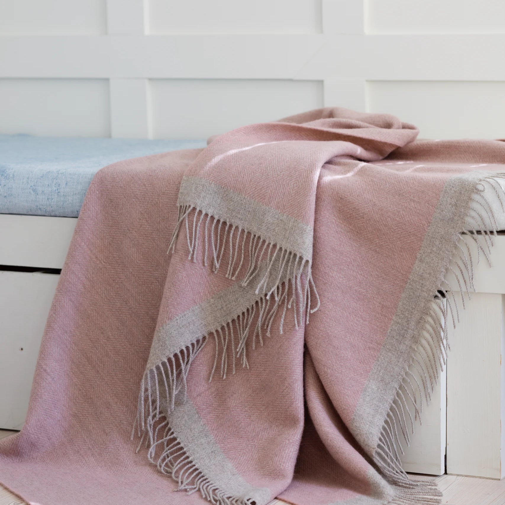 RAUHA ullarteppi - bleikt og grátt