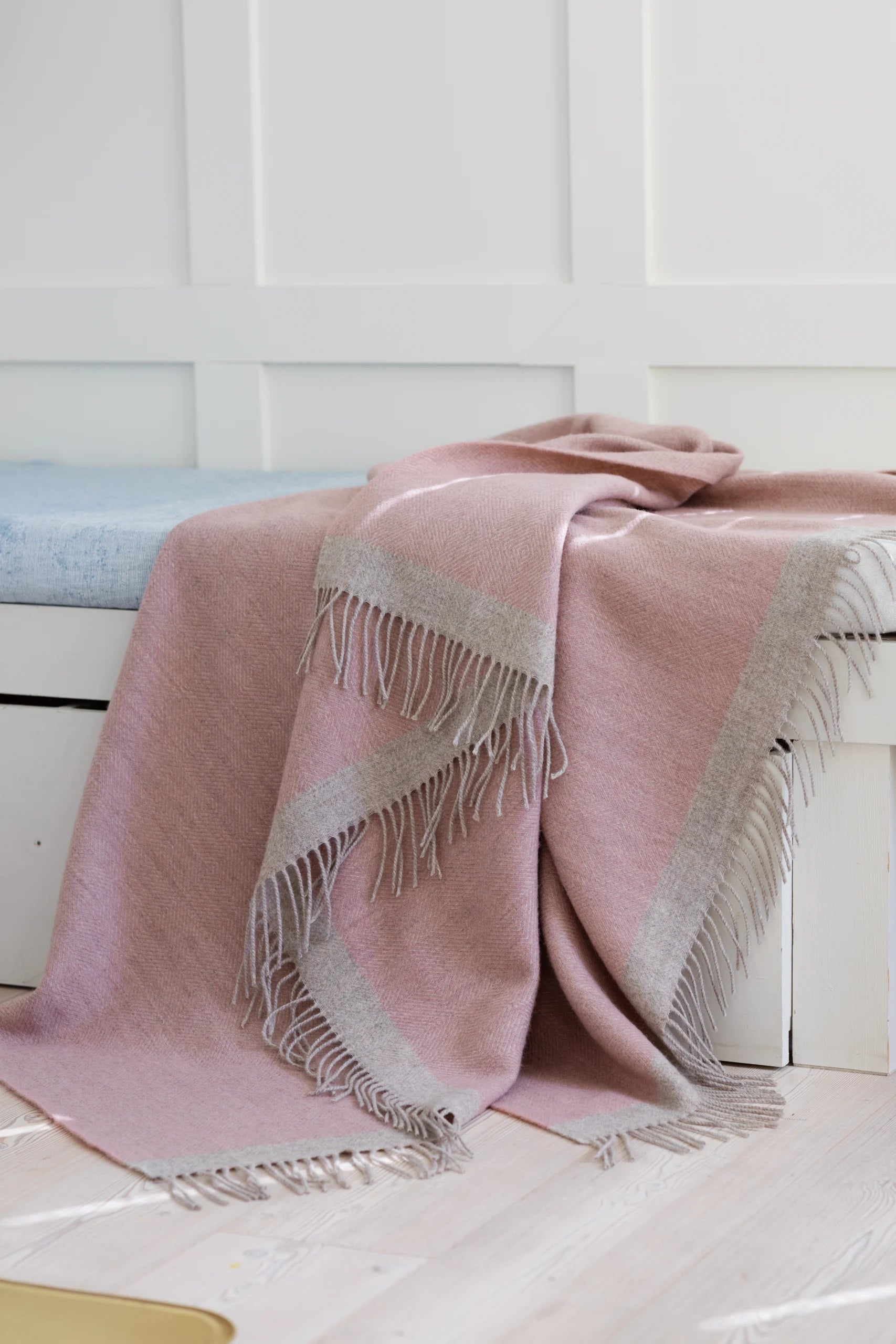 RAUHA ullarteppi - bleikt og grátt