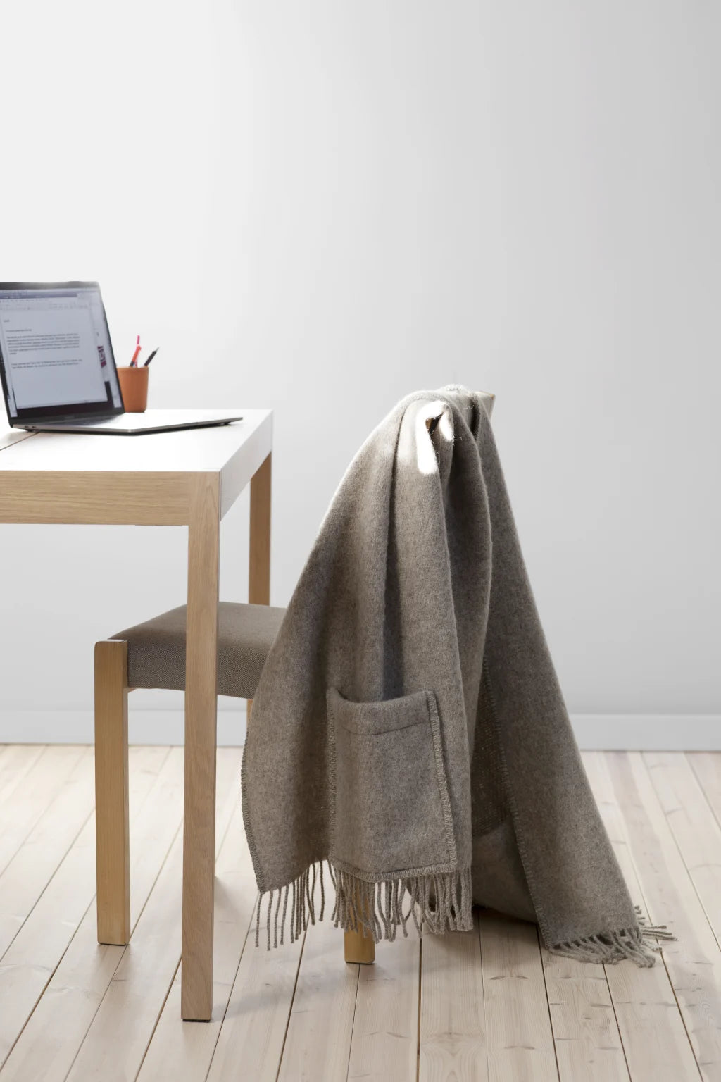 UNI ullarsjal með vösum - bleikt