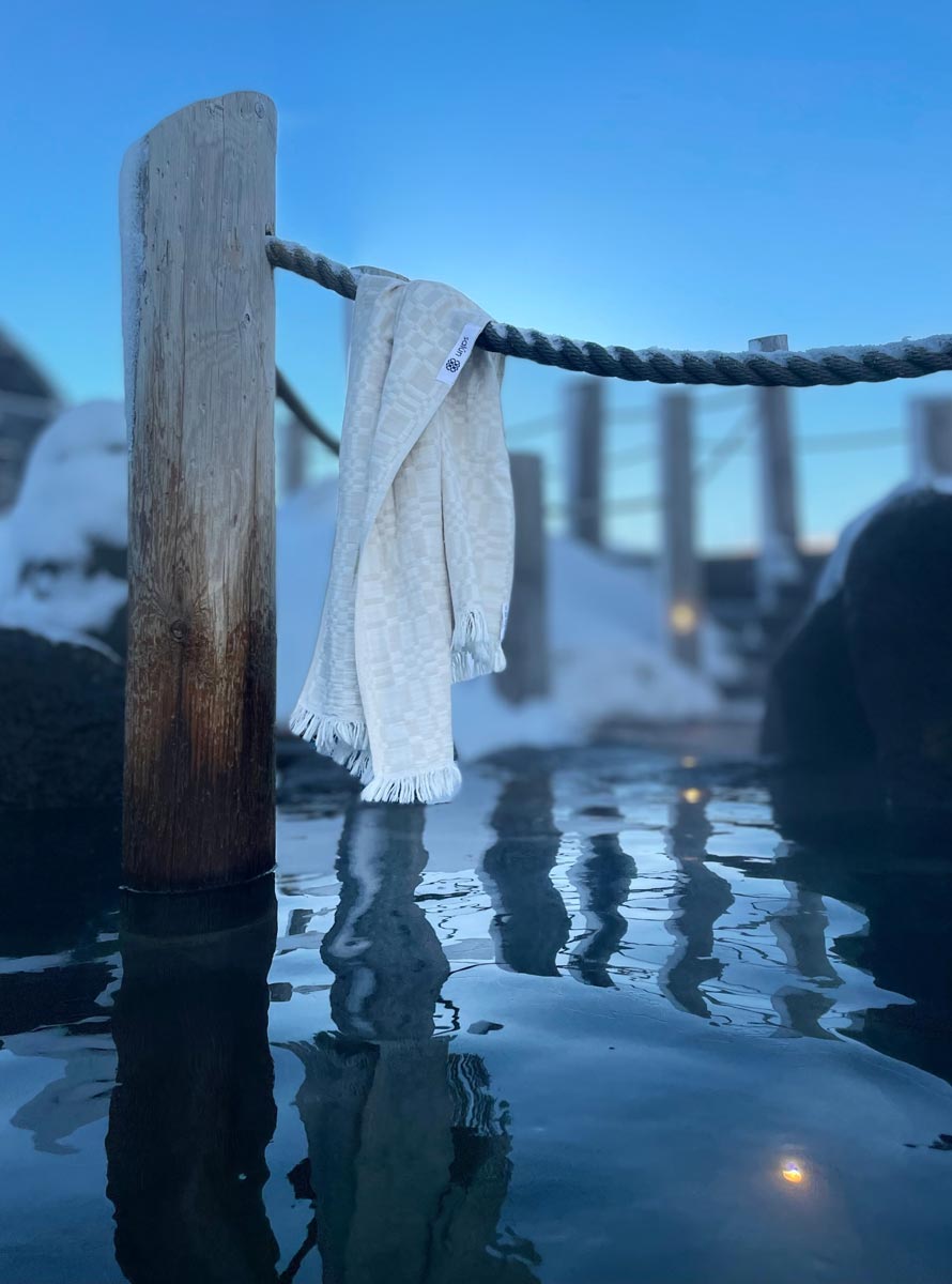 Handklæði Skák - drappað - 60x100 cm