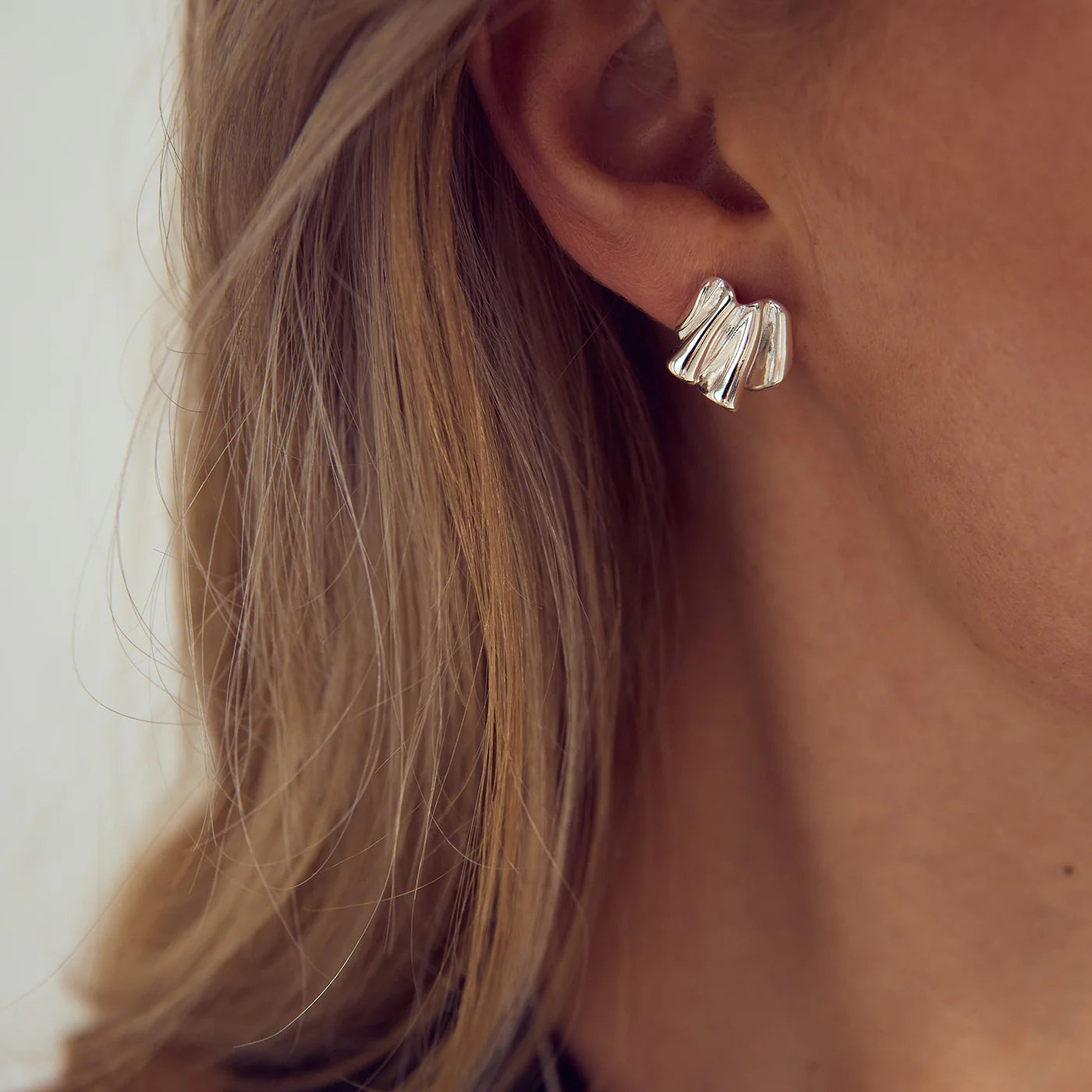 Frigg eyrnalokkar stórir - silfurhúðaðir