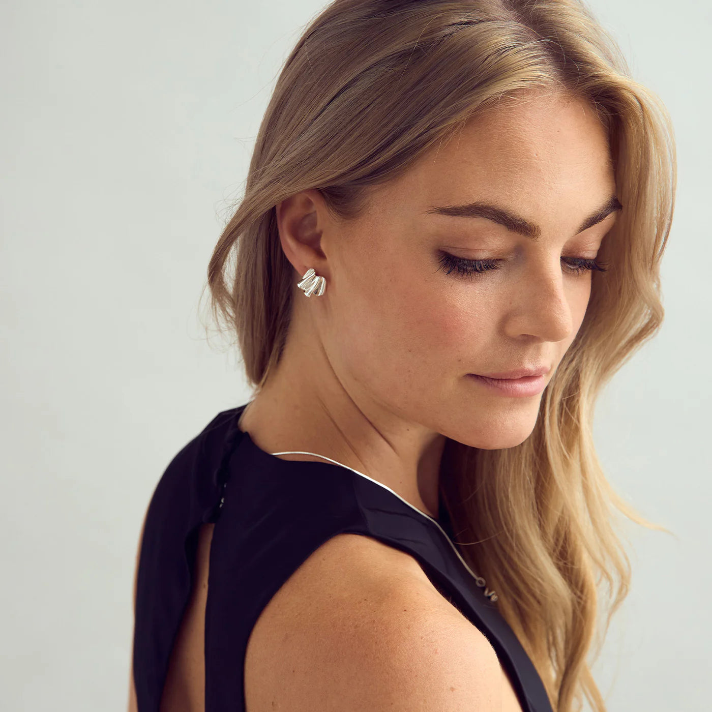 Frigg eyrnalokkar stórir - silfurhúðaðir